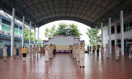 กิจกรรมเขตพื้นที่การศึกษาสุจริต เข้าแถวเคารพธงชาติ สวดมนต์ไหว้พระ 