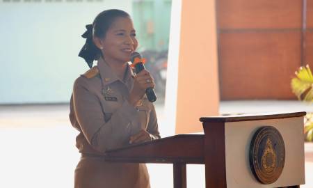 กิจกรรมเขตพื้นที่การศึกษาสุจริต เข้าแถวเคารพธงชาติ สวดมนต์ไหว้พระ