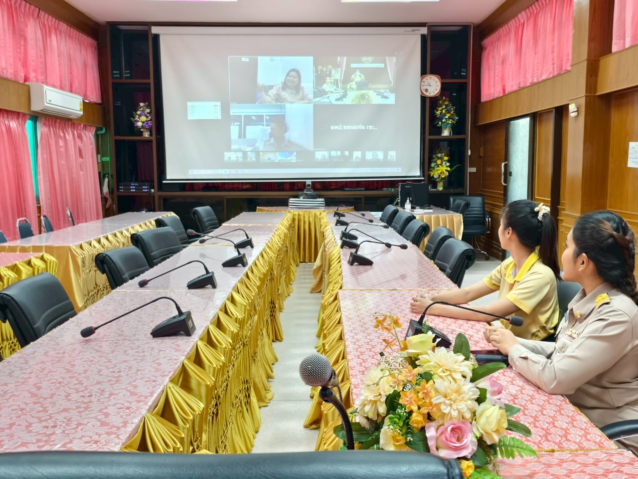 การประชุมการยืนยันข้อมูลโรงเรียนขยายโอกาสที่เปิดรับนักเรียนเกินแผน 31.3.68.1