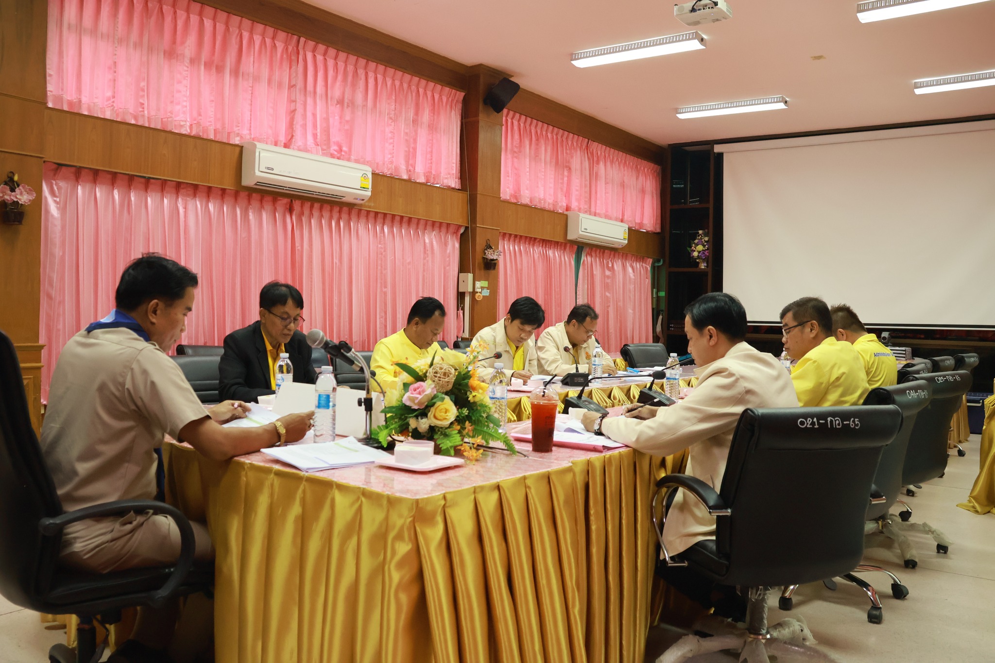 การประชุมคณะกรรมการกลั่นกรองการย้ายผู้บริหารสถานศึกษา25.11.67.4