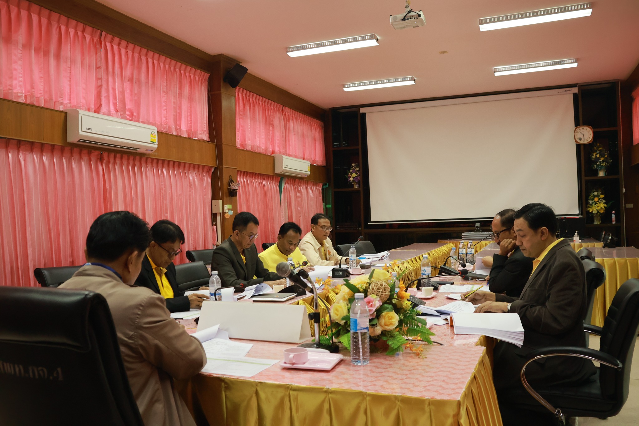 การประชุมคณะกรรมการกลั่นกรองการย้ายผู้บริหารสถานศึกษา 25.1.67.3