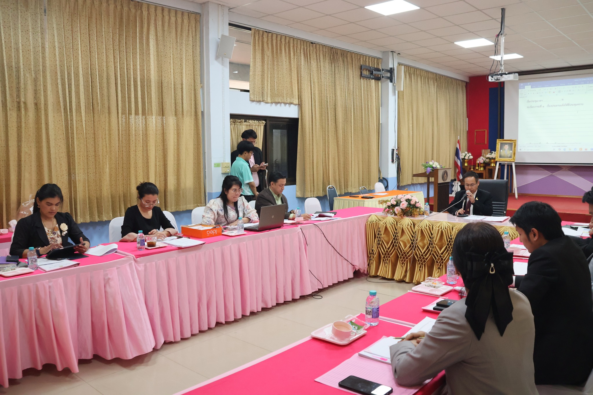 การประชุมคณะกรรมการบริหารอัตรากำลัง 5.3.68.4