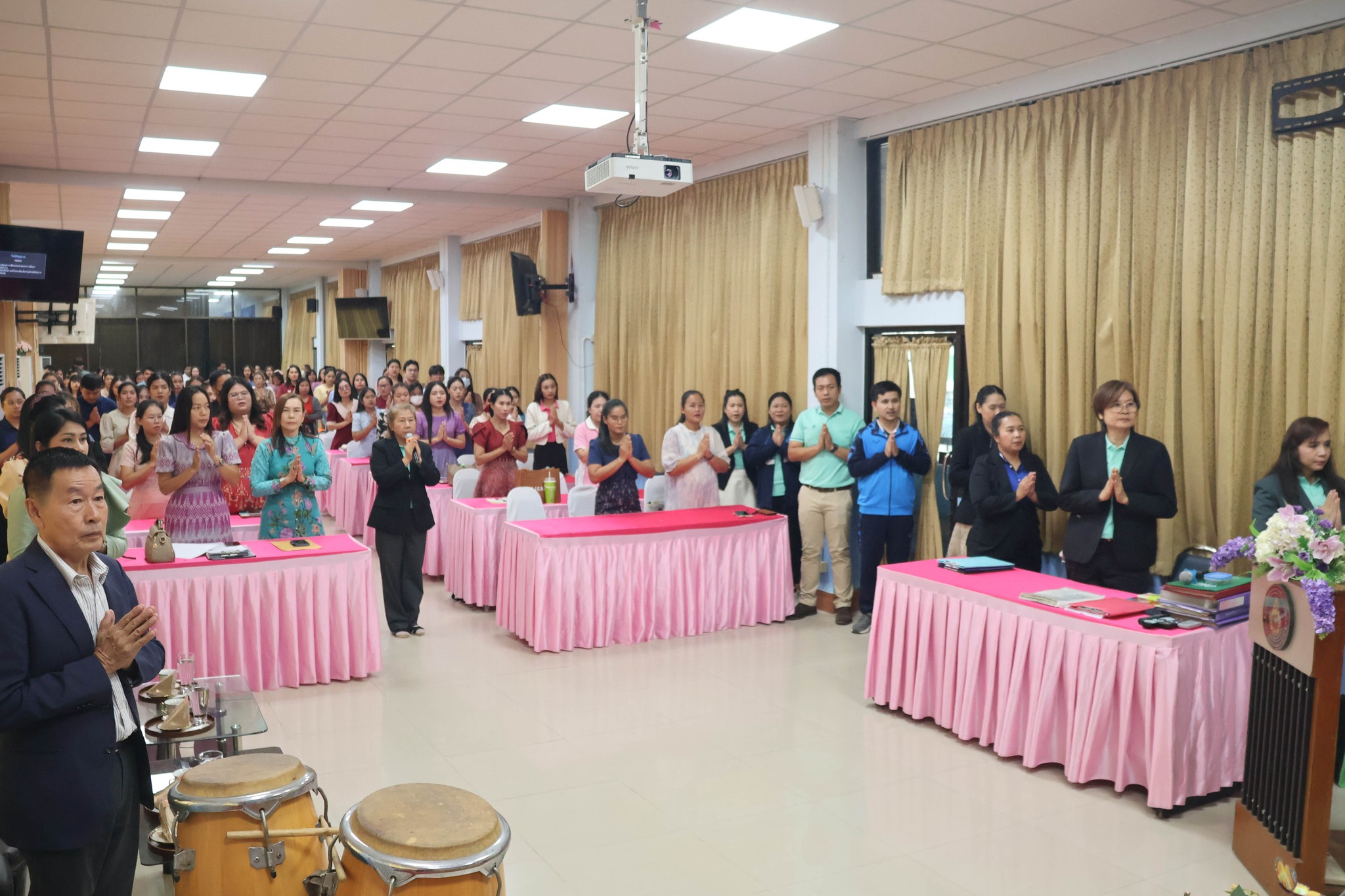 การอบรมเชิงปฏิบัติการครูผู้สอนภาษาอังกฤษ 1.4.68.4