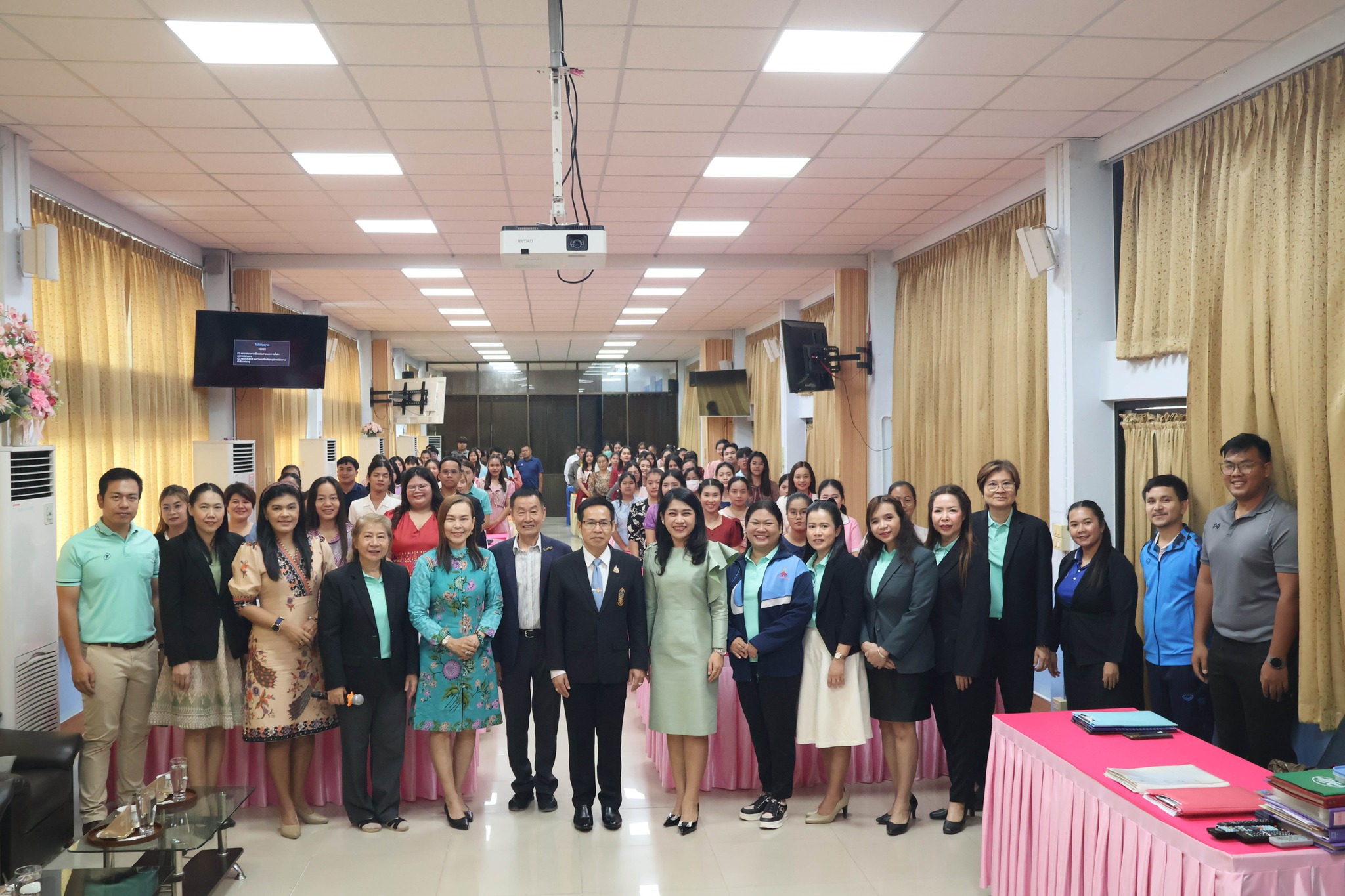 การอบรมเชิงปฏิบัติการครูผู้สอนภาษาอังกฤษ 1.4.68.7