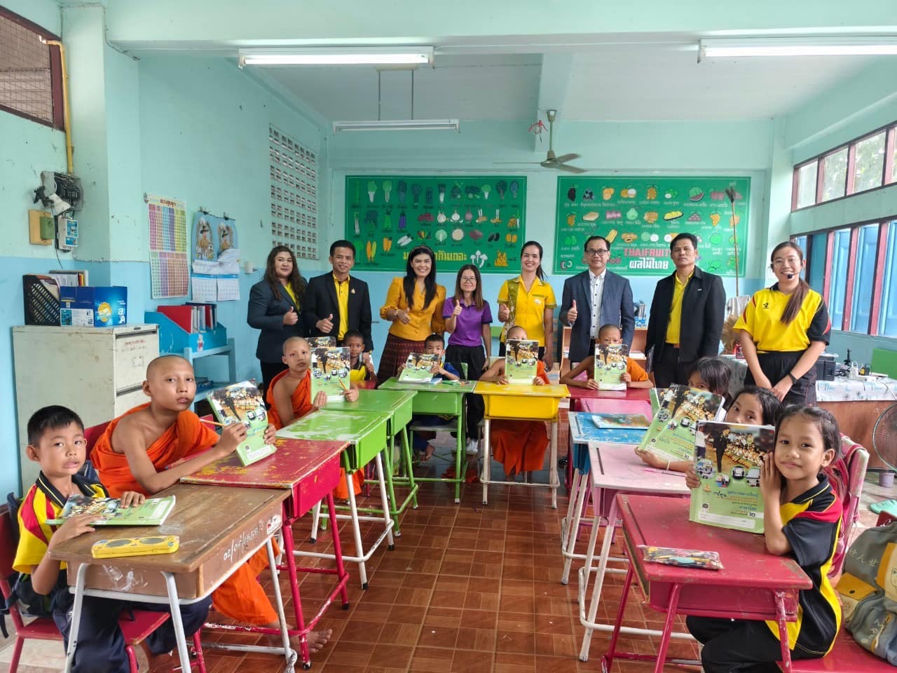 นิเทศและติดตามโรงเรียนที่จัดการเรียนการสอนโดยใช้การศึกษาทางไกลผ่านดาวเทียม DLTV 24.7.67.8