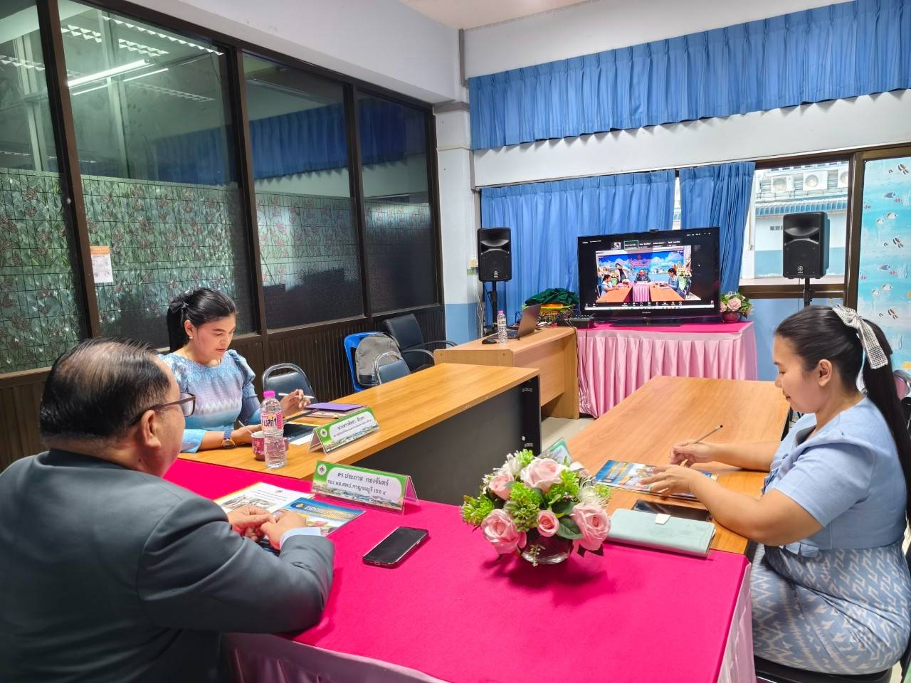 ประชุมอาสาสมัครพื้นที่และศึกษานิเทศก์ 14.3.68.8