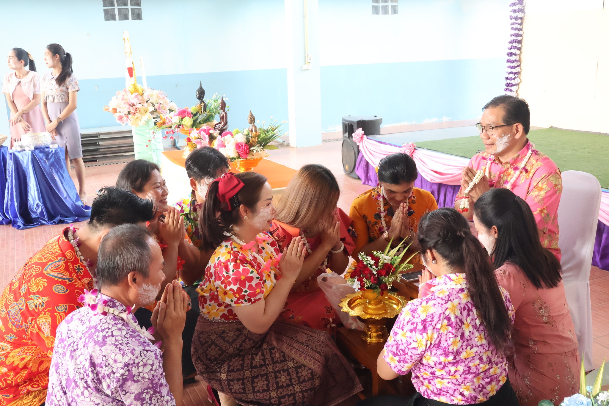 ร่วมกิจกรรมรดน้ำดำหัวขอพร 5