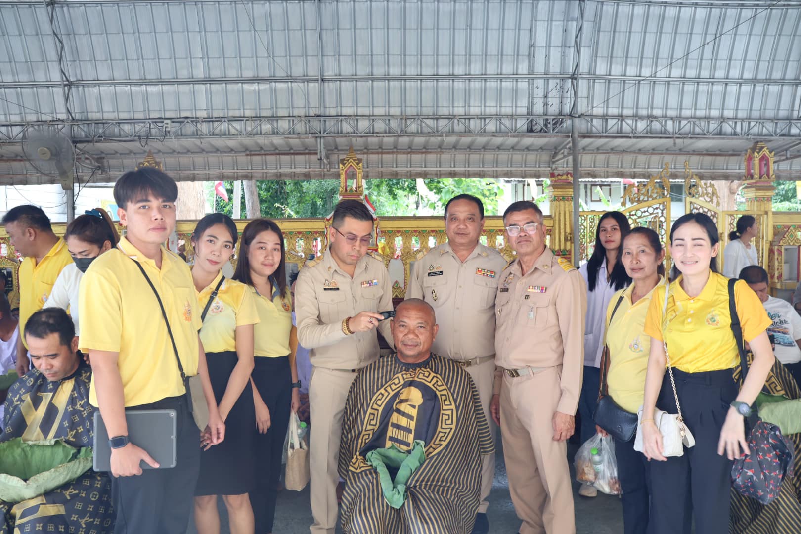 ร่วมพิธีปลงผม โครงการบรรพชาอุปสมบท 13.7.67.11