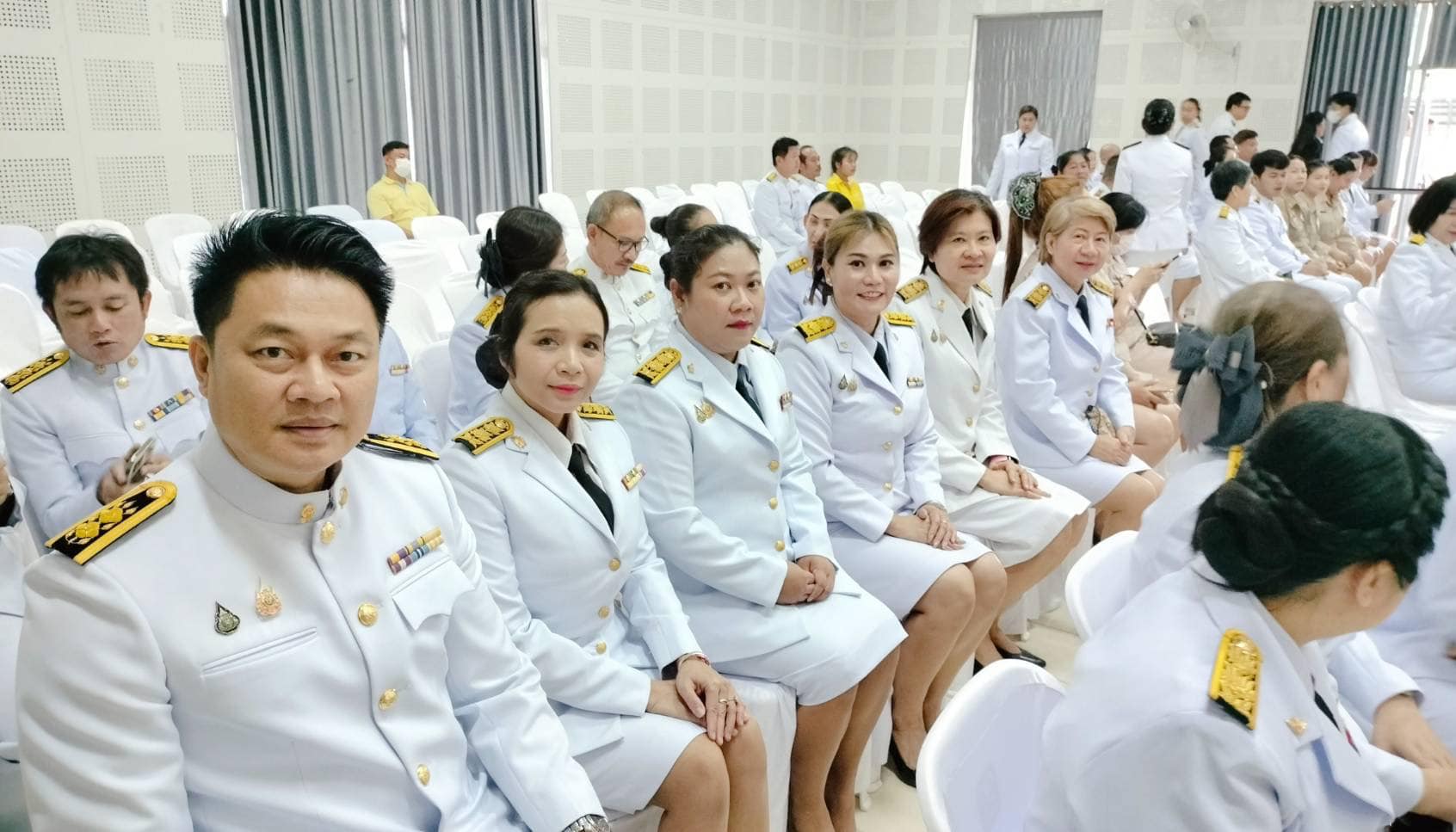 ร่วมพิธีวางพวงมาลัยถวายราชสักการะ 11.7.67.3