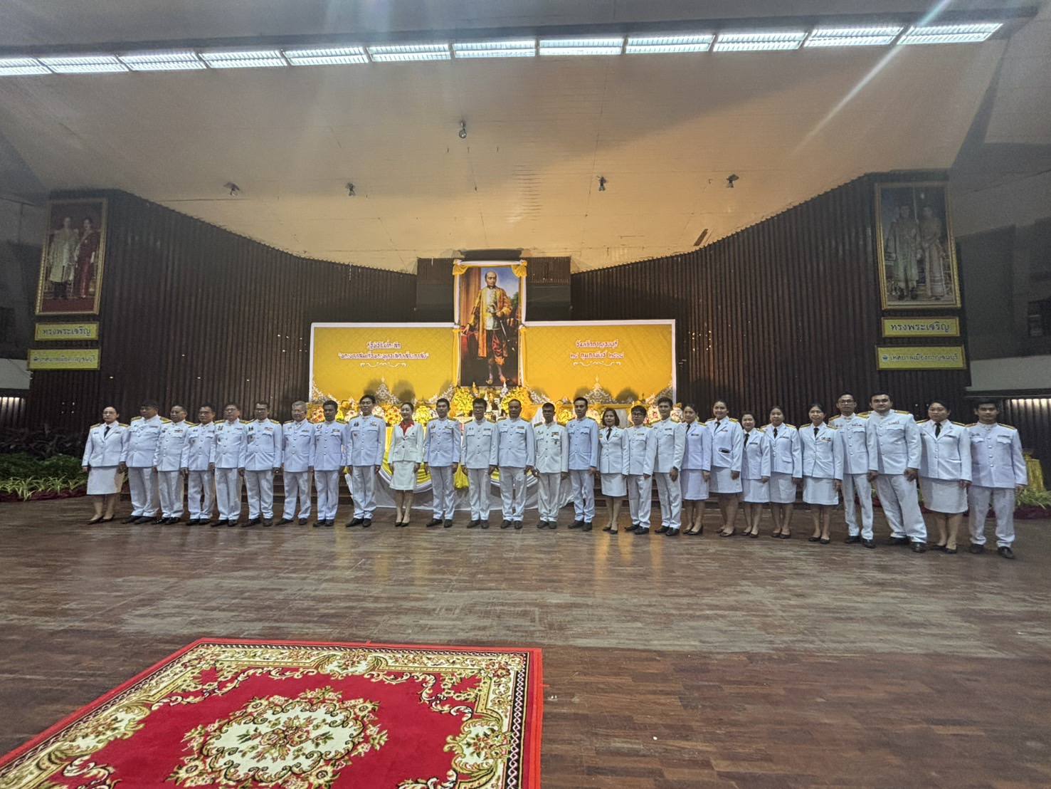 ร่วมพิธีวางพานพุ่มดอกไม้และถวายราชสดุดี 24.2.68.4
