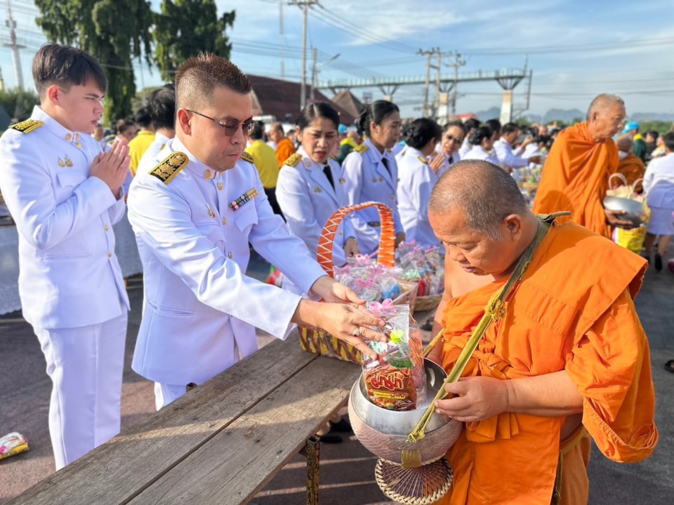 ร่วมพิธีเจริญพระพุทธมนต์ 5.12.67.6