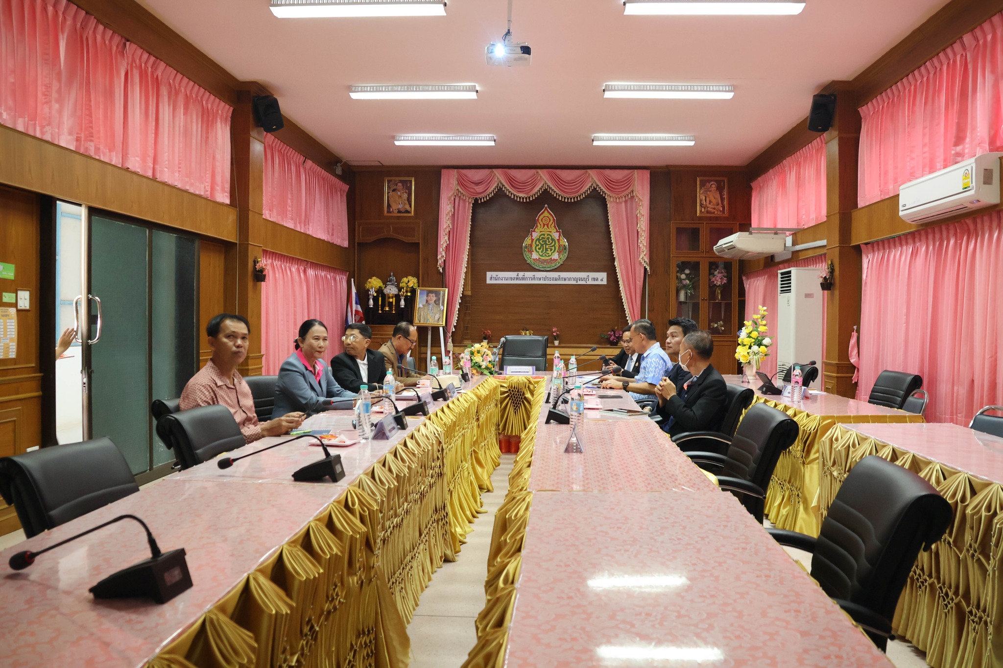 ารประชุมสัมมนามอบนโยบายการดำเนินงานของ อ.ก.ค.ศ. เขตพื้นที่การศึกษา 1.4.68.4