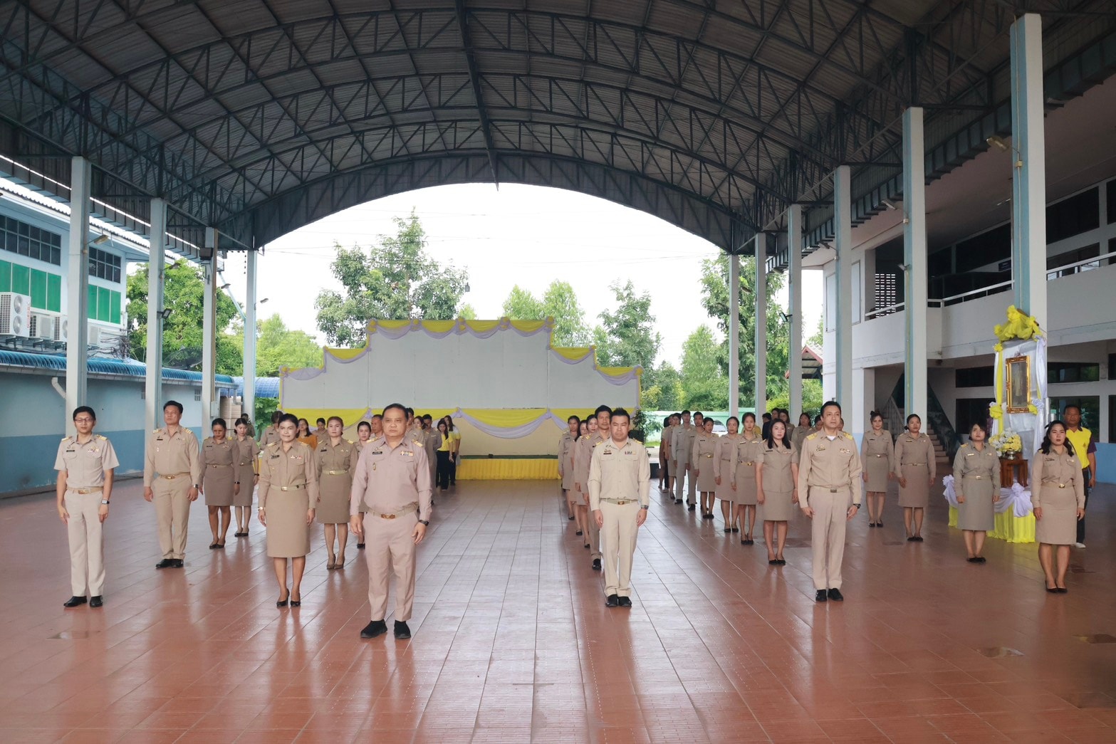 เข้าแถว 201068 1