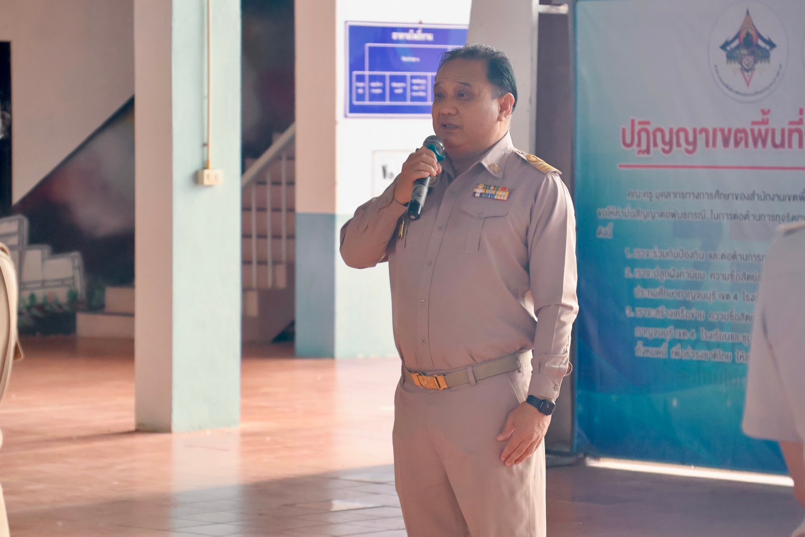 เข้าแถว 201068 2