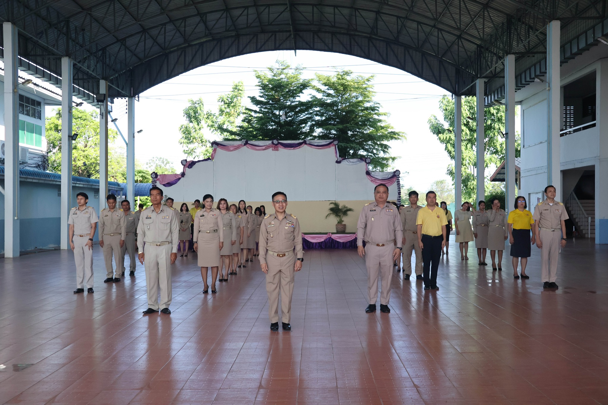 เข้าแถวเคารพธงชาติ สวดมนต์ไหว้พระ 21.4.68.1