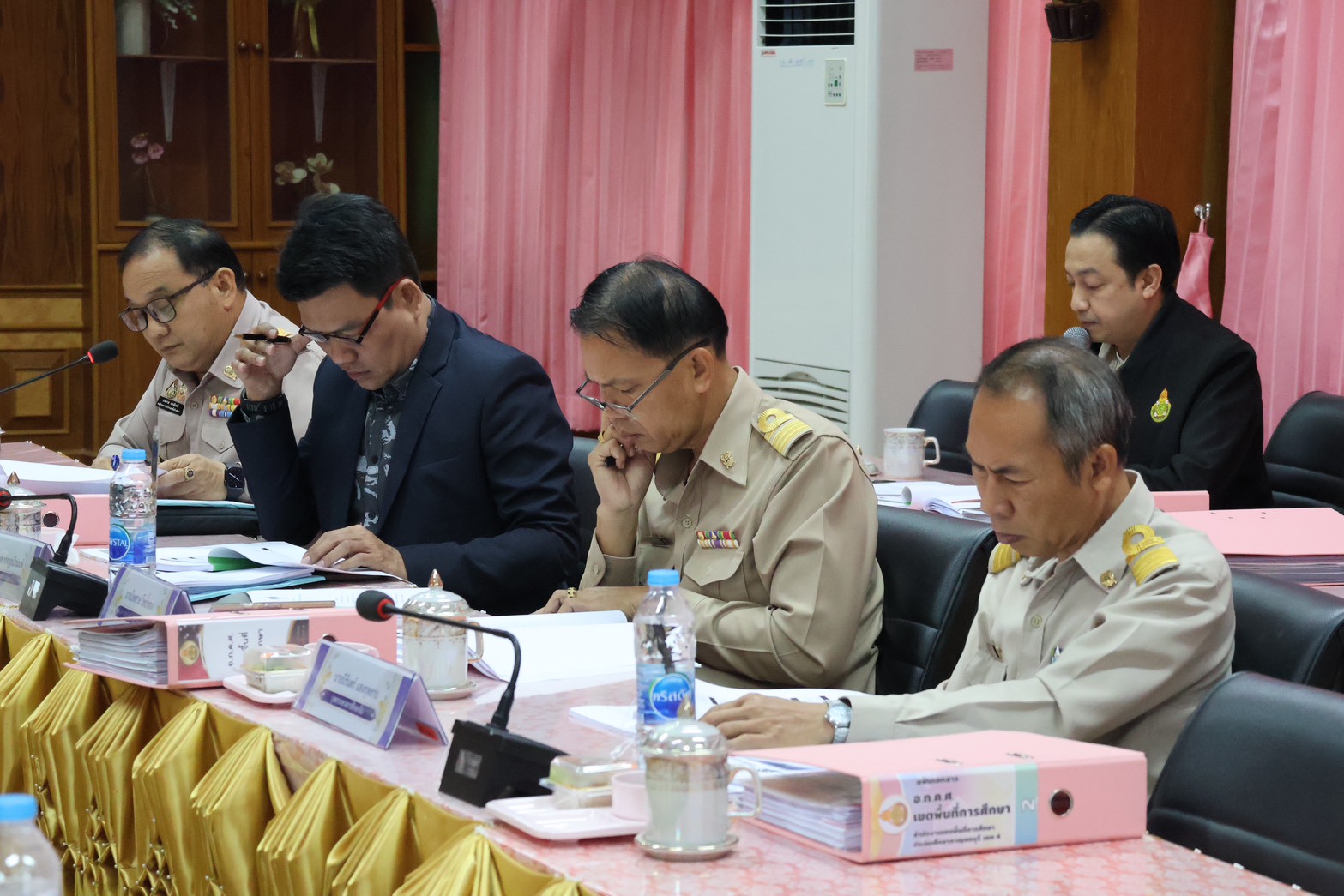 การประชุม อ.ก.ค.ศ. 8.12.68.3