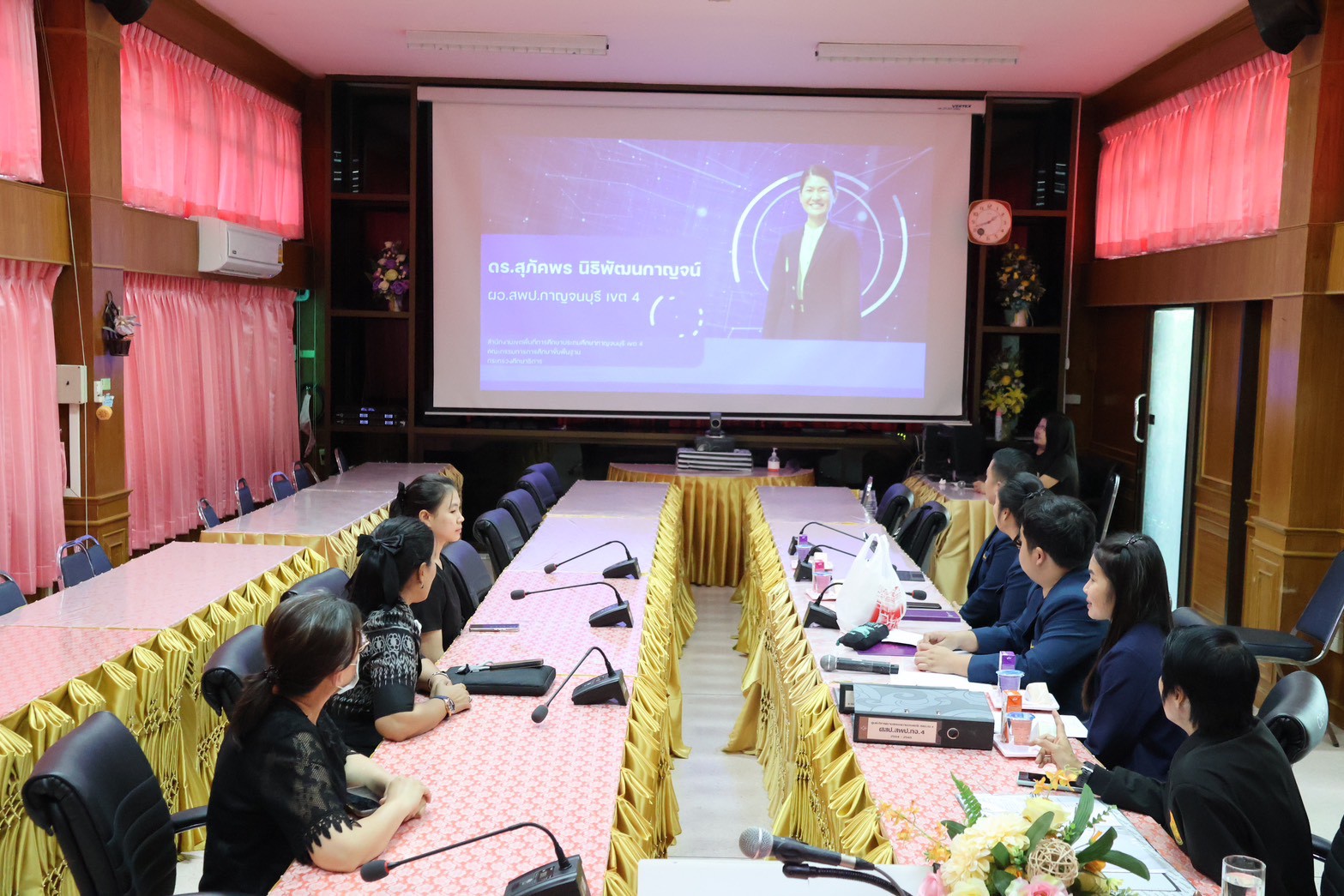 LINE ALBUM 11269 260211 14 0