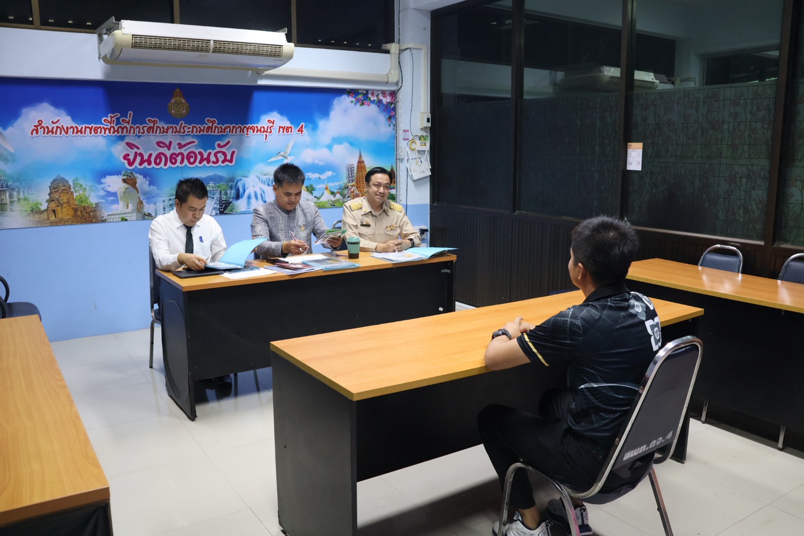 LINE ALBUM 30369 260331 1 0