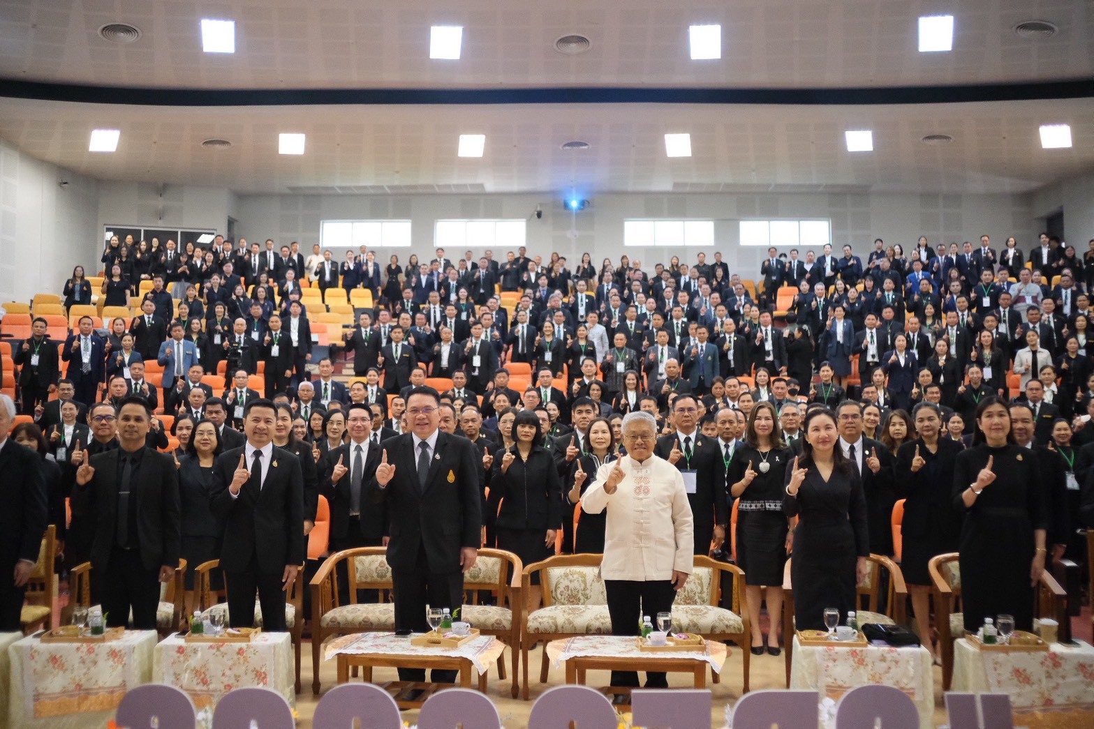 LINE ALBUM 4369 260304 17 0