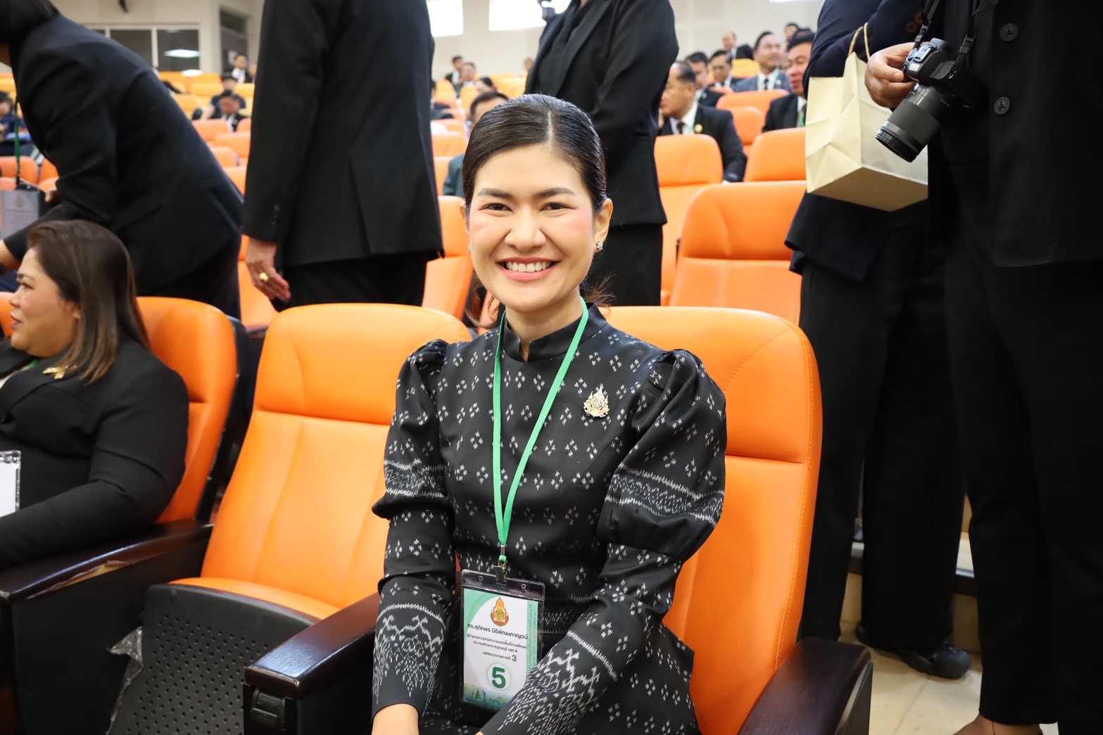 LINE ALBUM 4369 260304 2 0