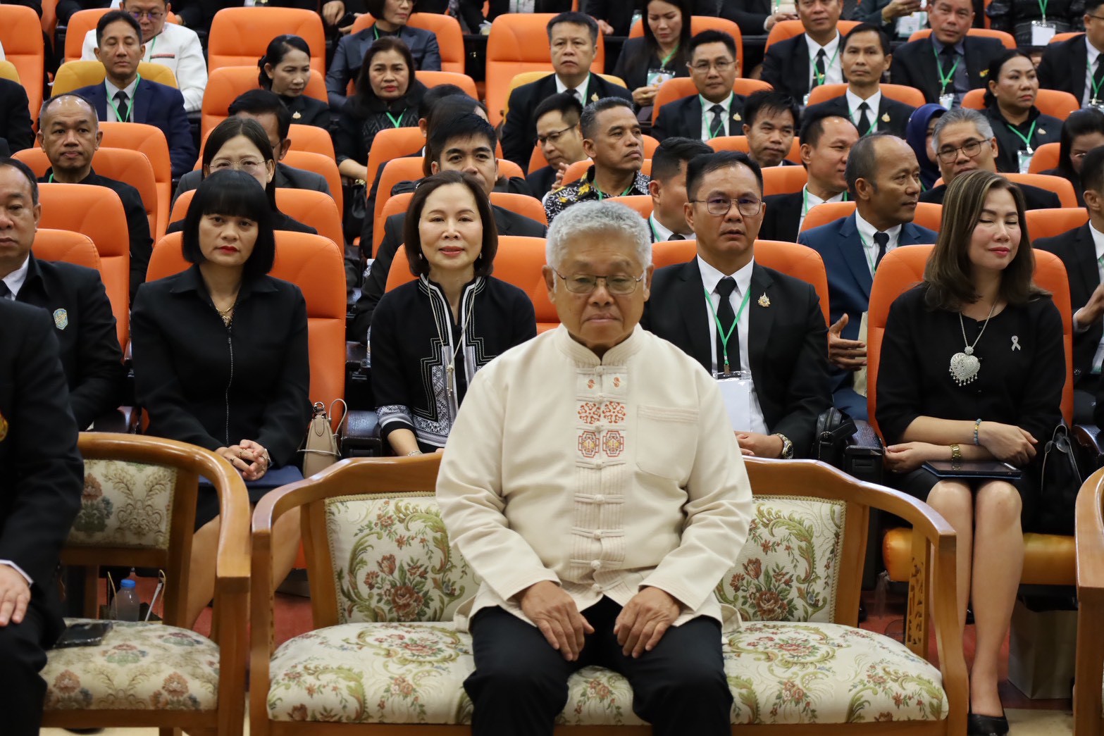 LINE ALBUM 4369 260304 5 0