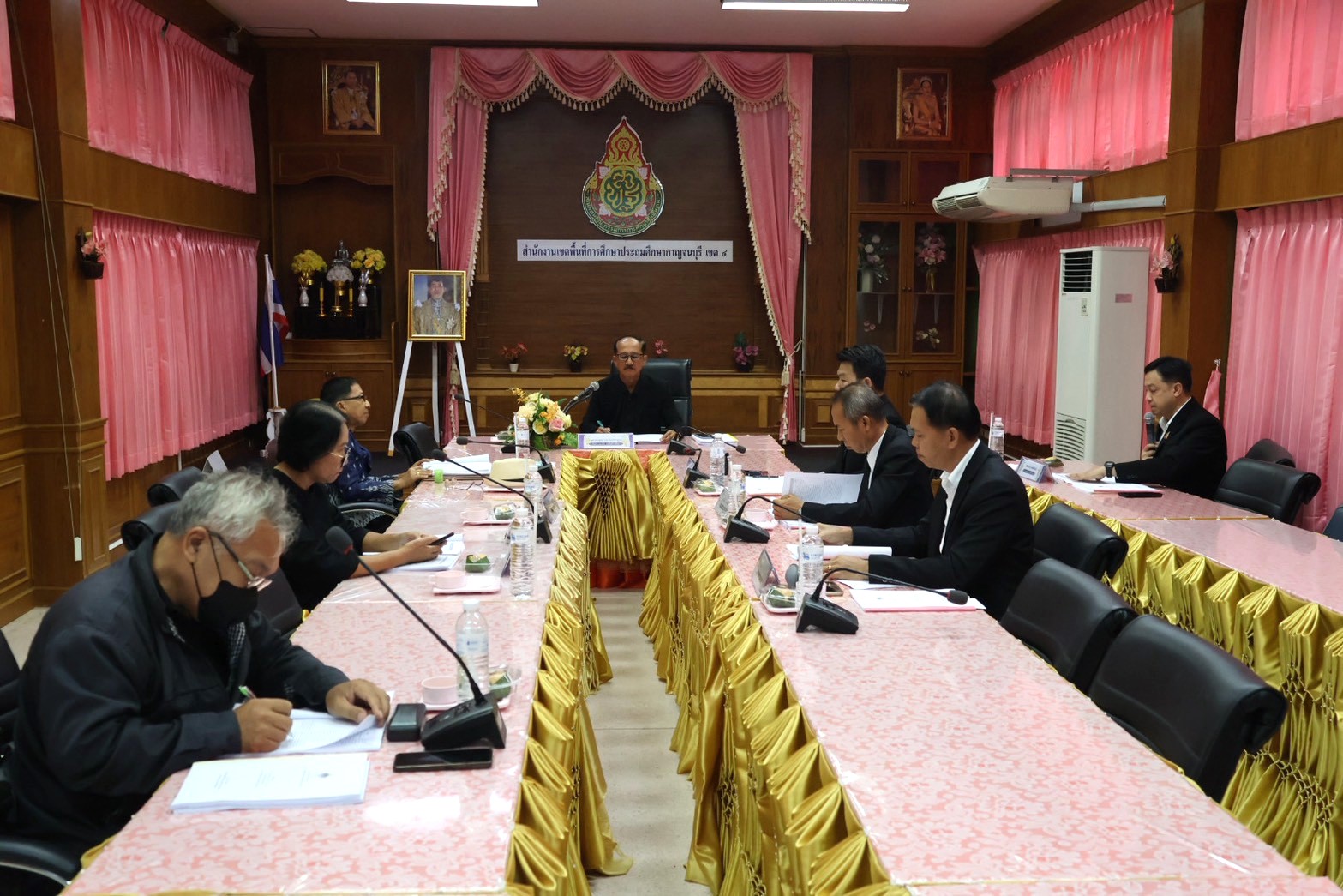 LINE ALBUM 8469 260408 1 0