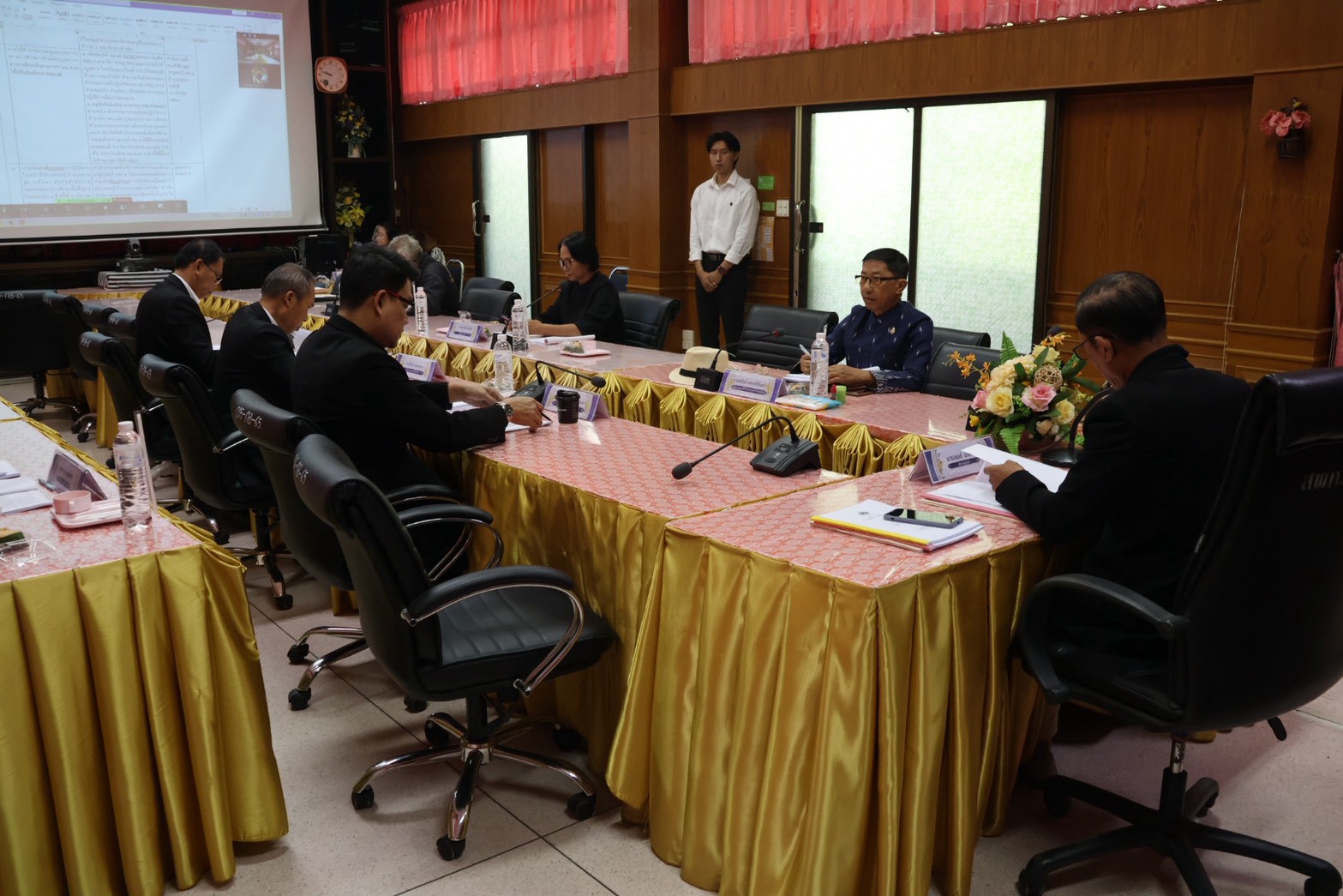 LINE ALBUM 8469 260408 22 0