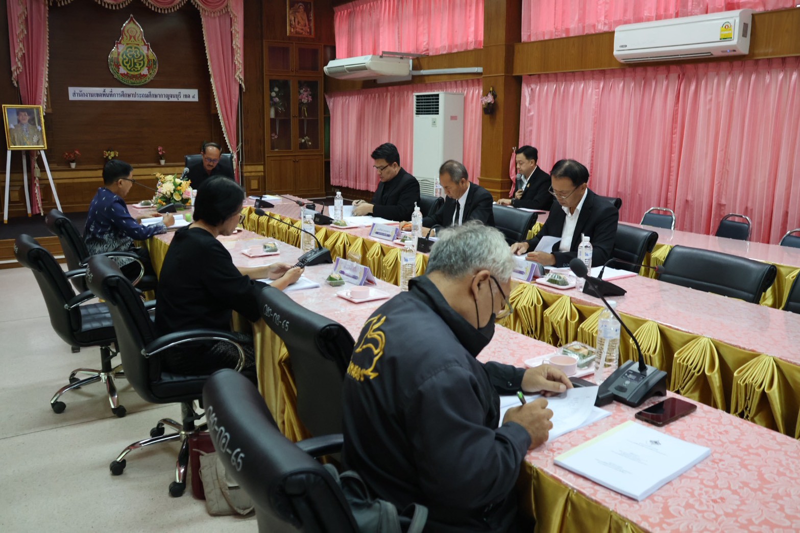 LINE ALBUM 8469 260408 7 0