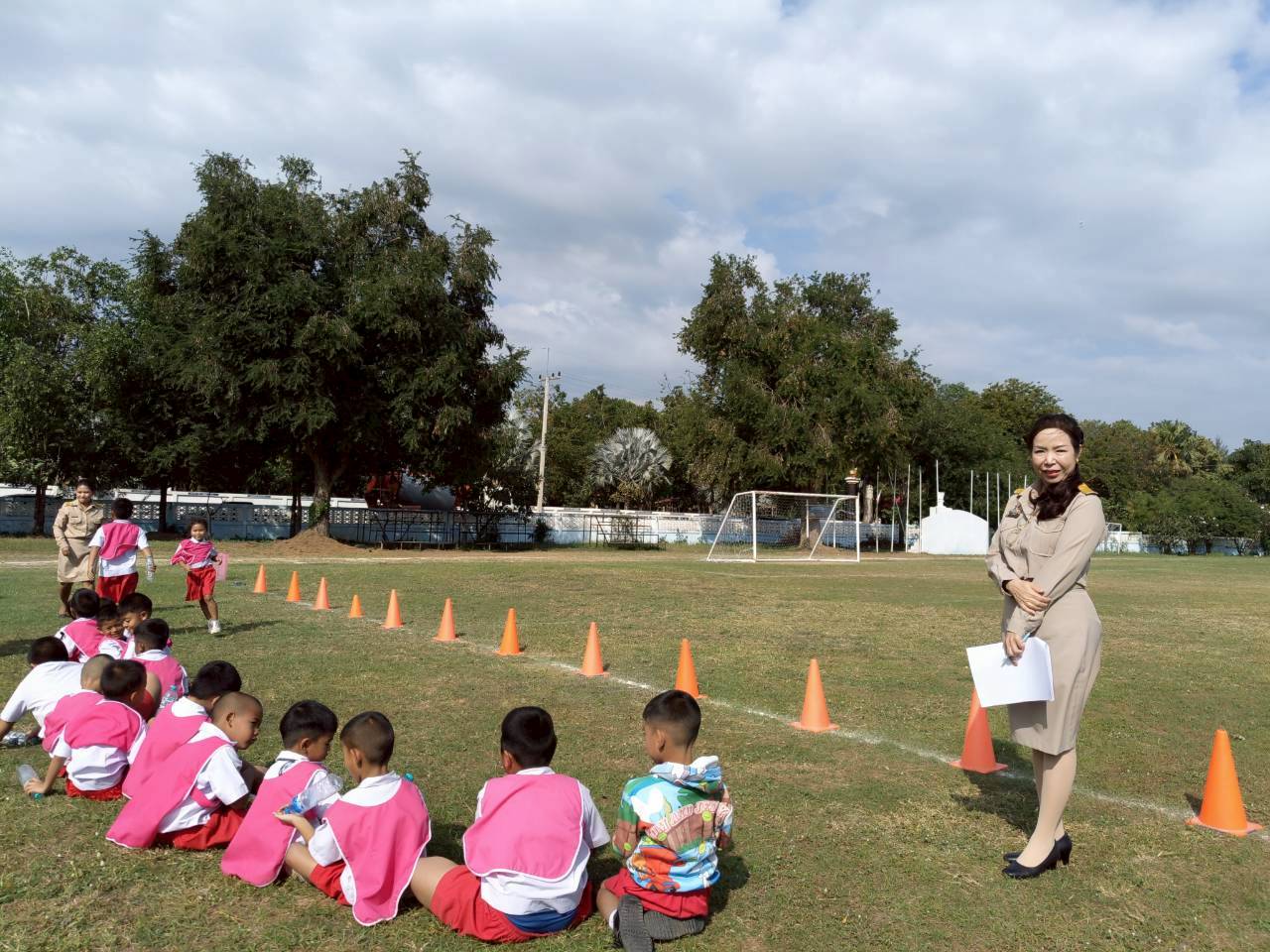 นิเทศครูผู้สอน ครูโมเดล EF 8.12.68.2