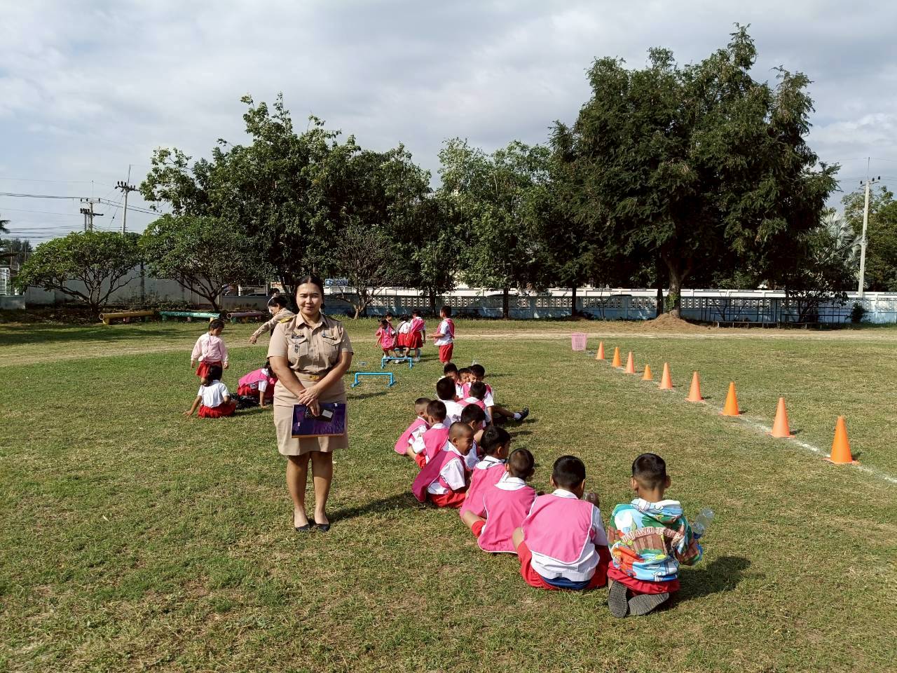 นิเทศครูผู้สอน ครูโมเดล EF 8.12.68.3