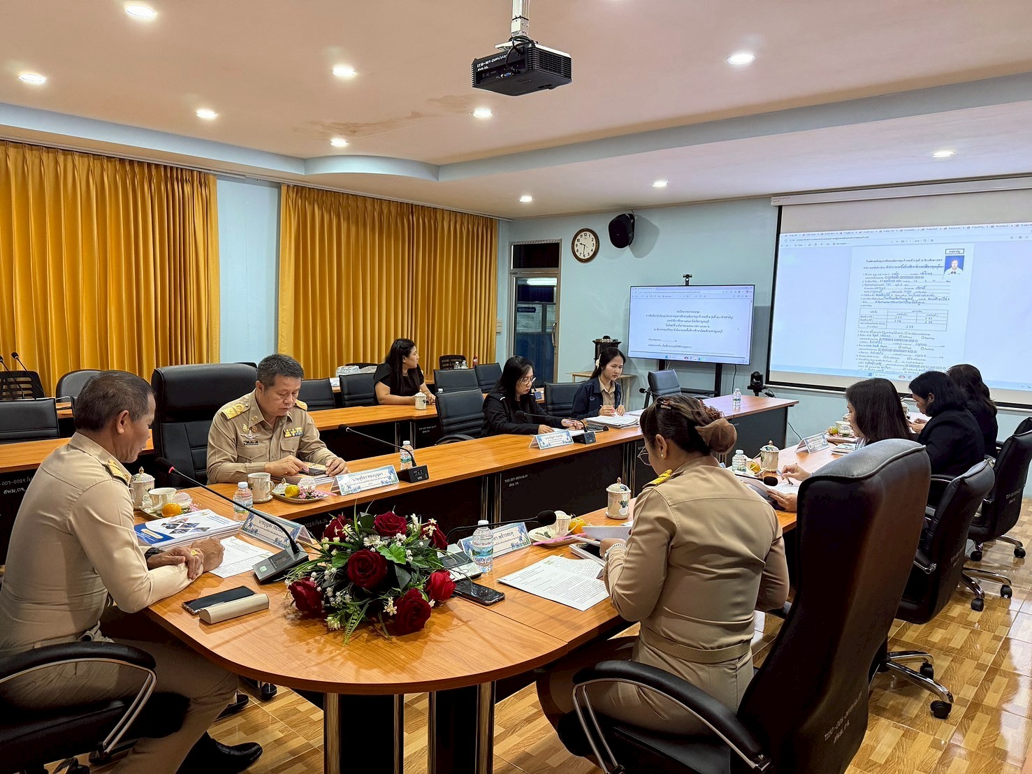 ประชุมพิจารณาคัดเลือกนักเรียนทุนโครงการทุนการศึกษา 8.12.68.3